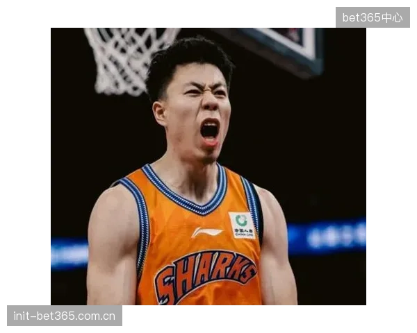 张镇麟转会后无缝融入上海体系，其全面的锋线攻防能力是球队夺冠的重要拼图。